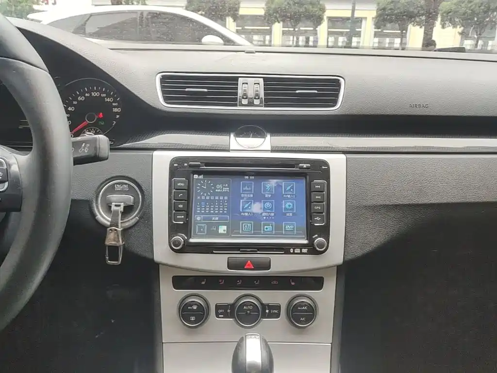 Volkswagen Magotan 2015 1.8TSI Luxury фото 13