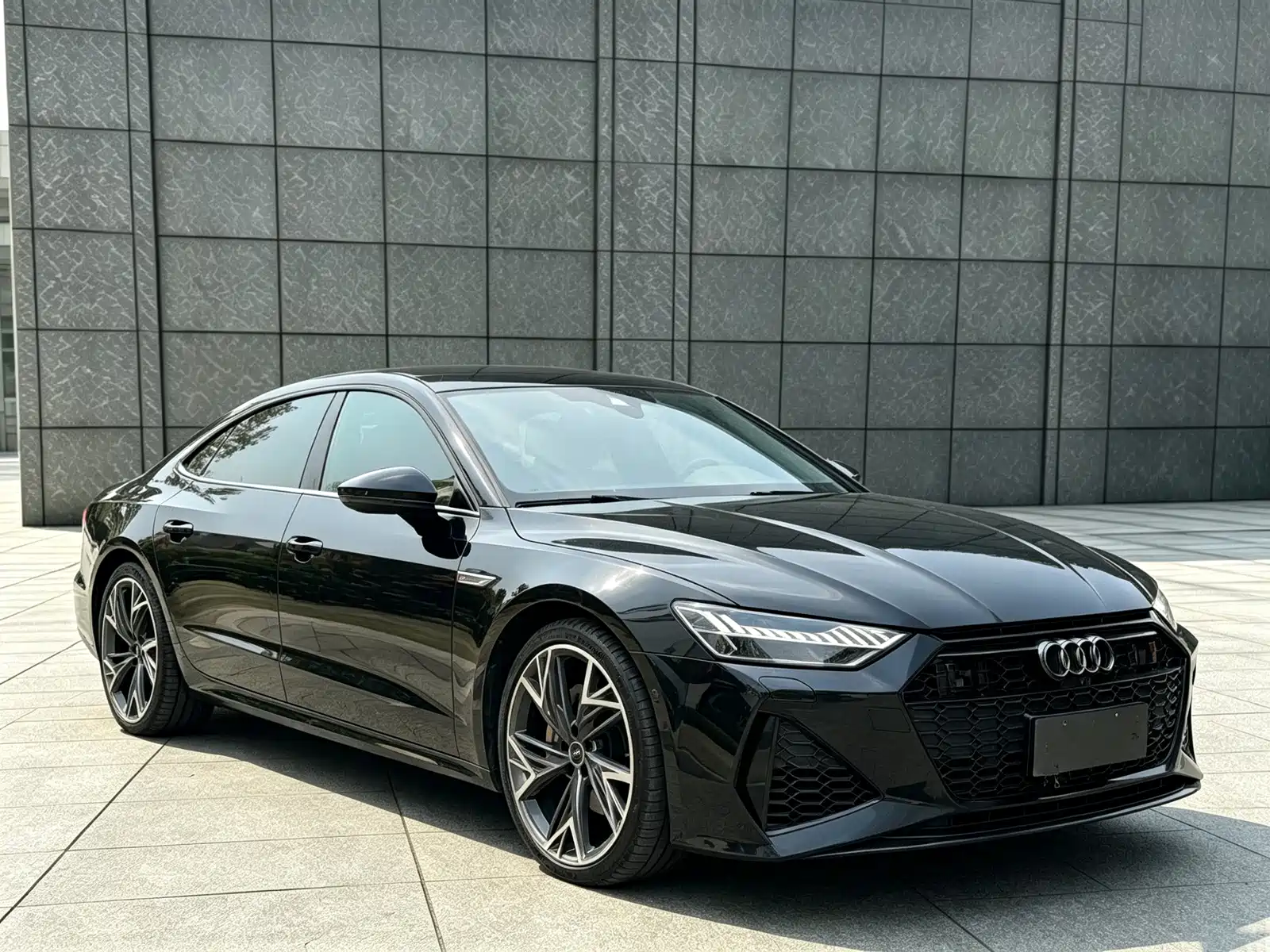 Фото 4 - Audi A7L