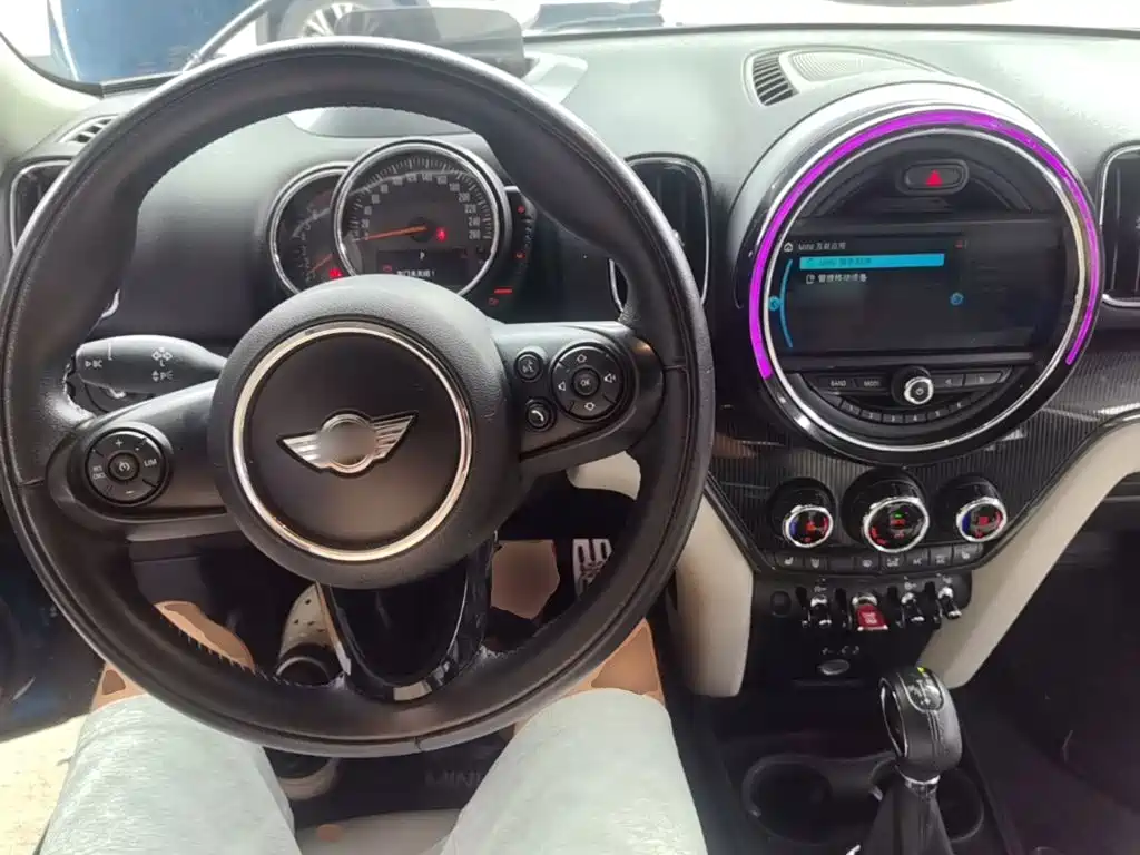 Фото 10 - MINI COUNTRYMAN