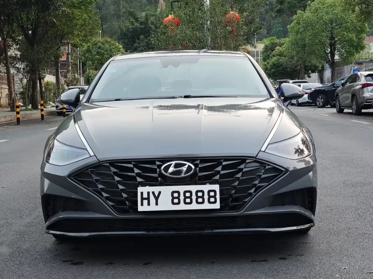 HYUNDAI SONATA