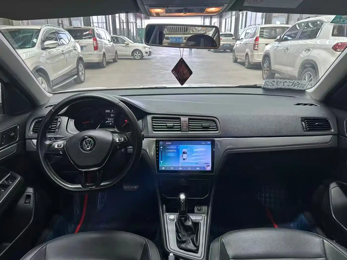 Volkswagen Lavida 2017 1.6L Automatic Comfort Edition фото 8