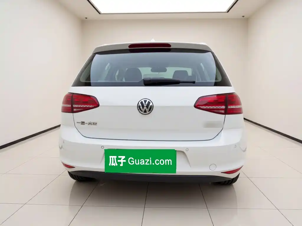 Фото 3 - Volkswagen Golf