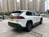 Фото 10 - Toyota Wildlander