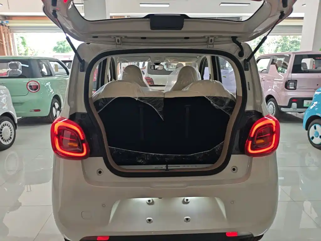 Wuling Motors Hongguang MINIEV 2026 2025 4-Door Advanced
