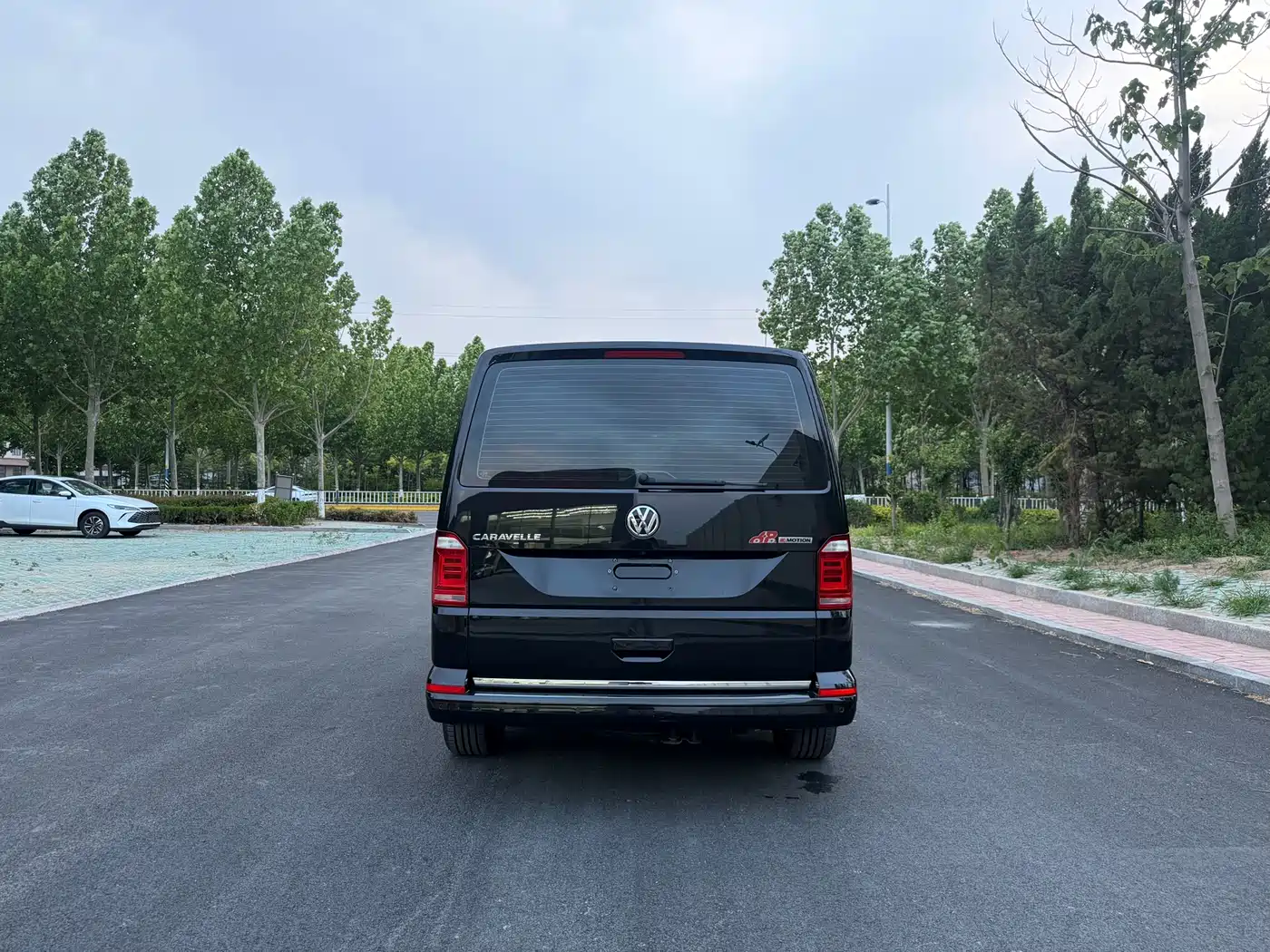 Volkswagen Caravelle 2019 2.0TSI 4WD Luxury 7-seater фото 6