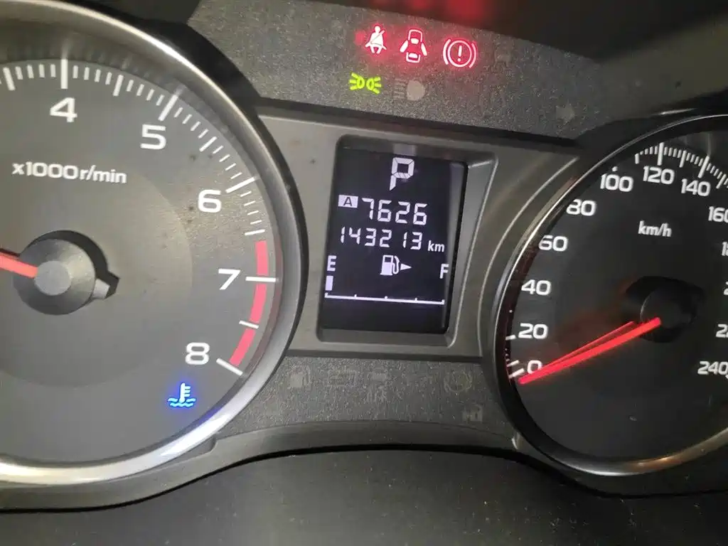 Subaru XV 2015 2.0i Special Sport Edition фото 9