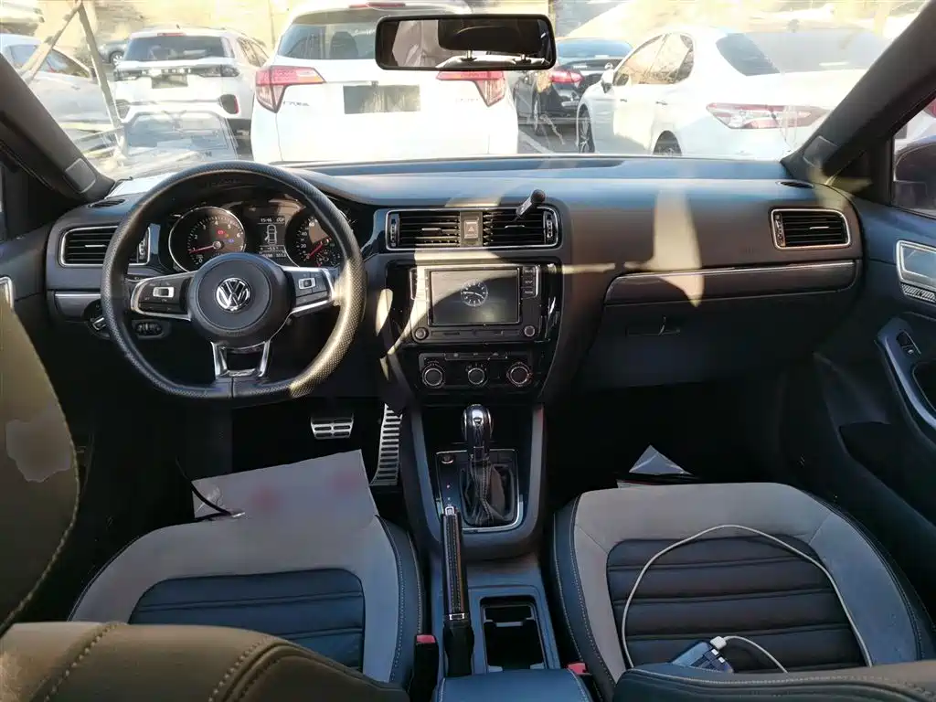 Volkswagen Sagitar 2016 280TSI Automatic R-Line фото 12