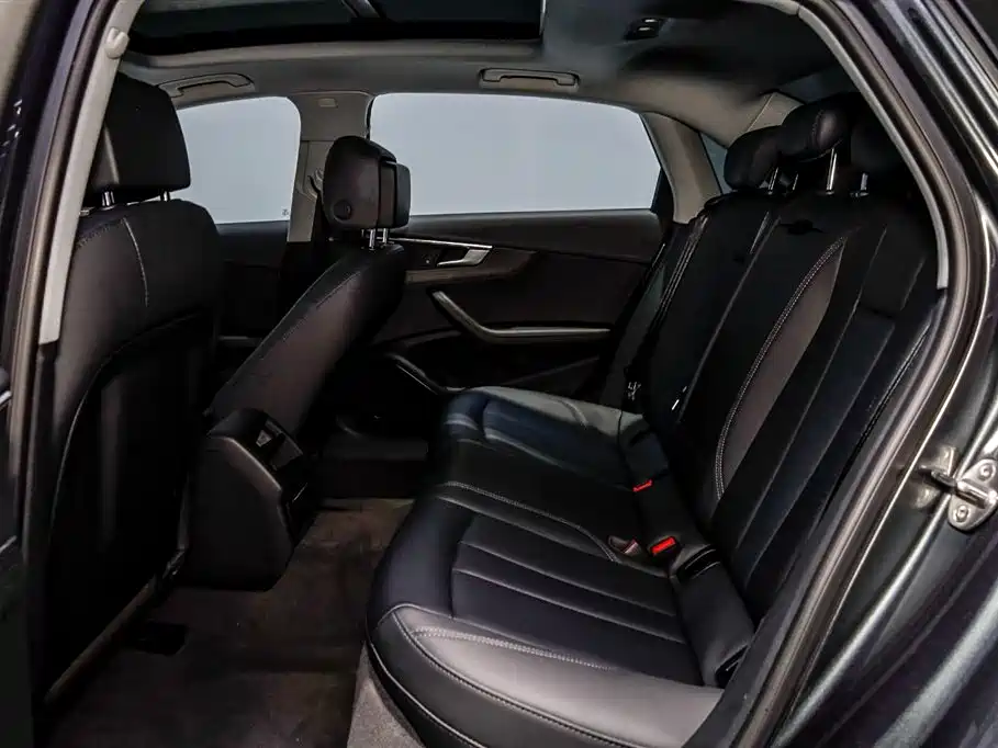 Audi A4L 2023 40 TFSI Fashion Elegance фото 9