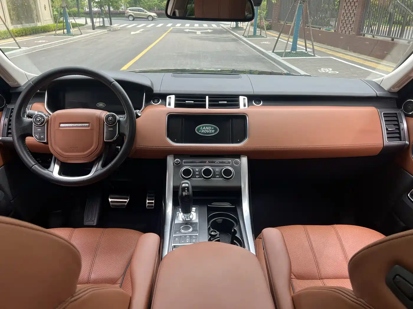 Land Rover Range Rover Sport 2016 Model 3.0 SC V6 HSE DYNAMIC фото 6