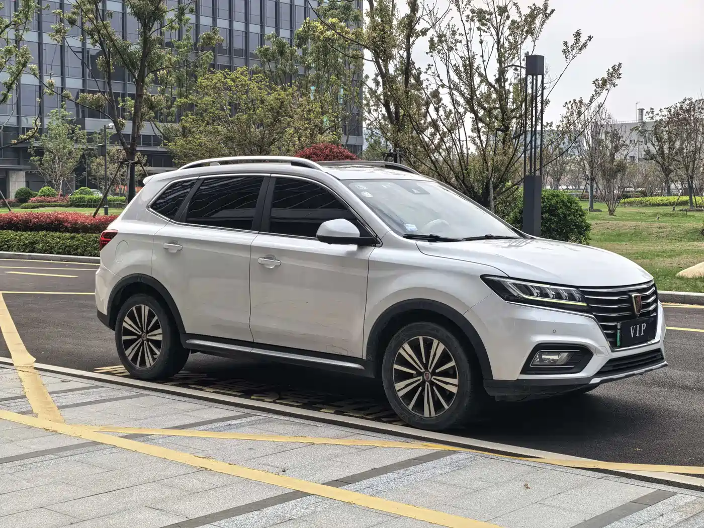ROEWE RX5 NEW ENERGY