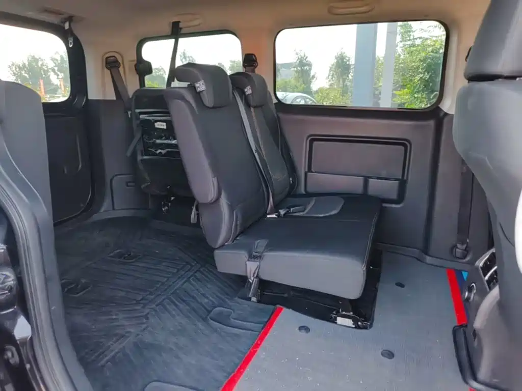 JAC Refine M3 2022 2022 1.5T 7-Seater Standard