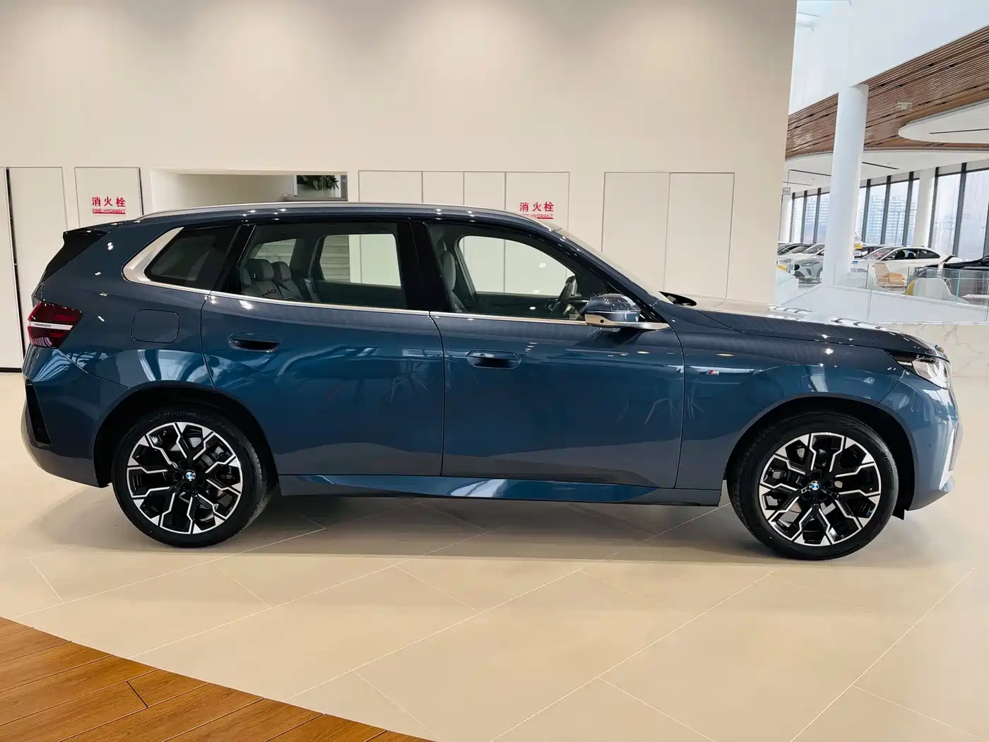 BMW X3 2025 xDrive30L Leading M Sport Package фото 3