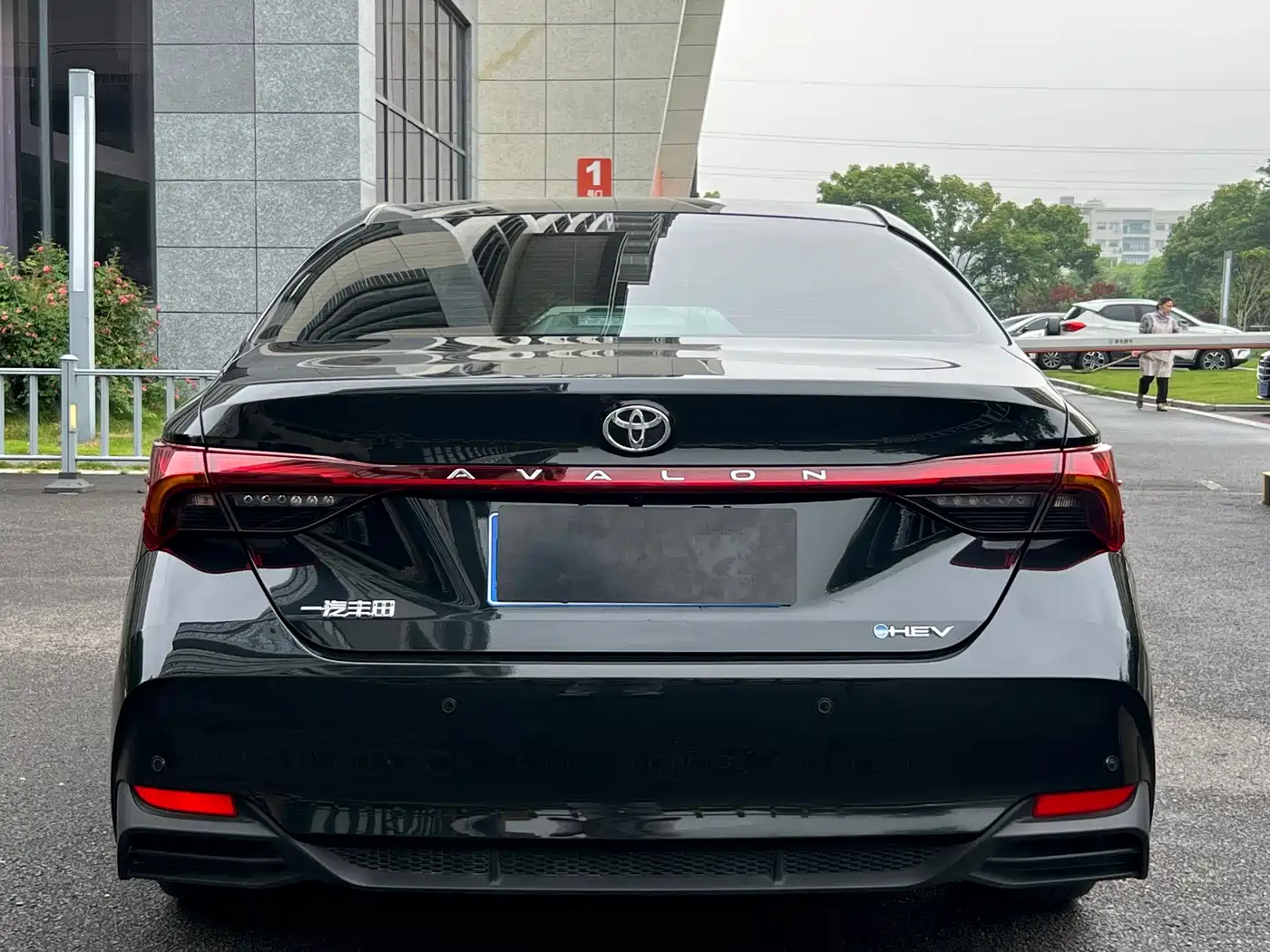 Toyota Avalon 2024 Hybrid 2.0L Luxury Edition фото 8
