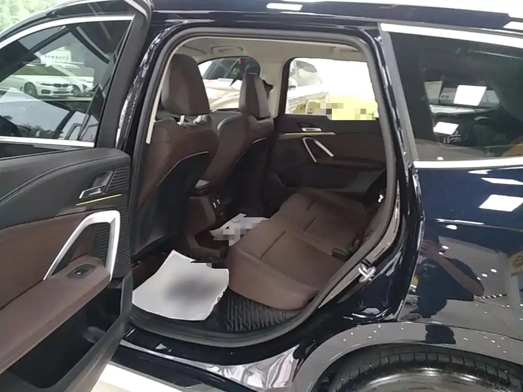 BMW iX1 2023 eDrive25L M Sport Package фото 17