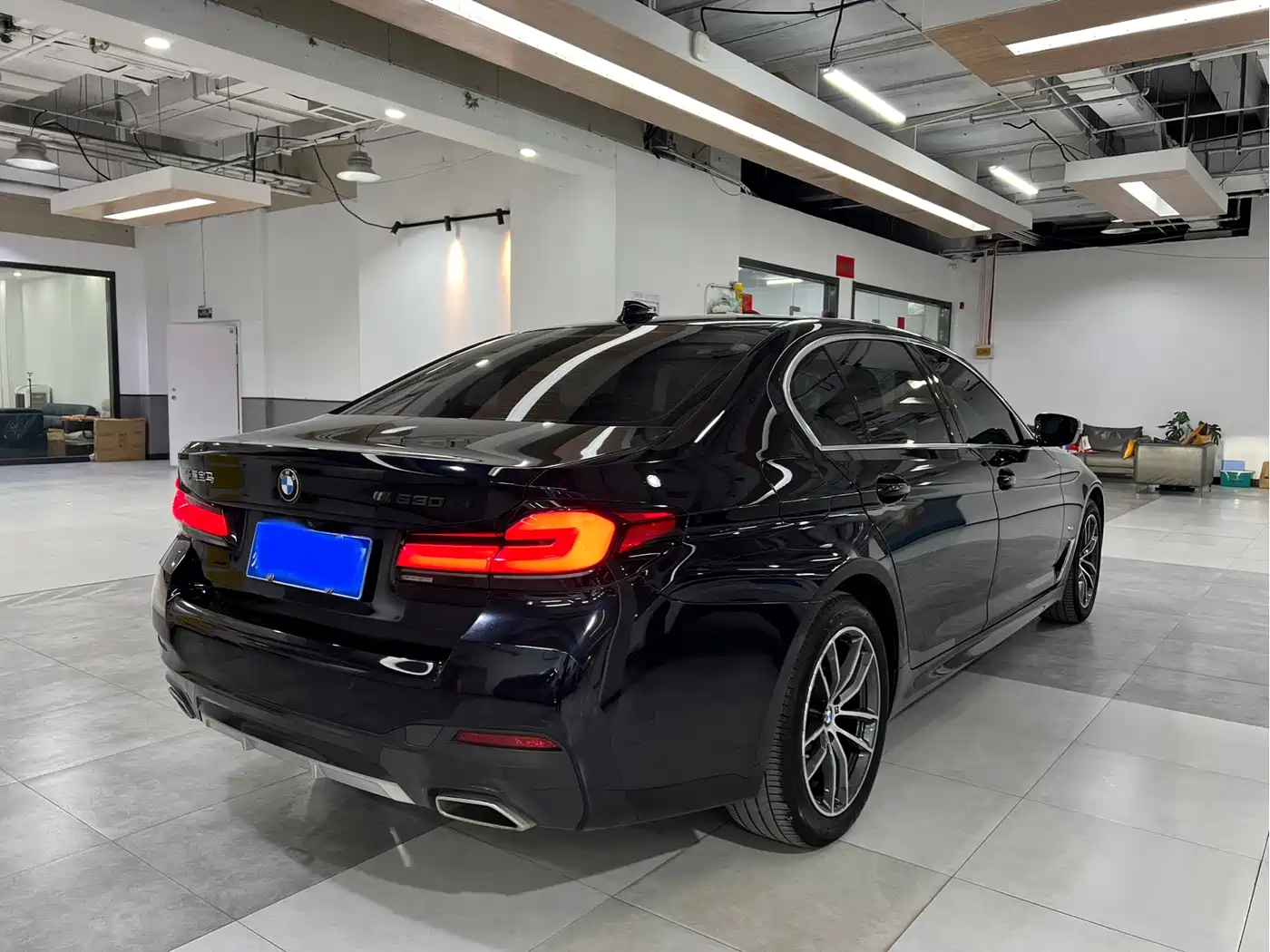 BMW 5 Series 2021 525Li M Sport Package фото 7