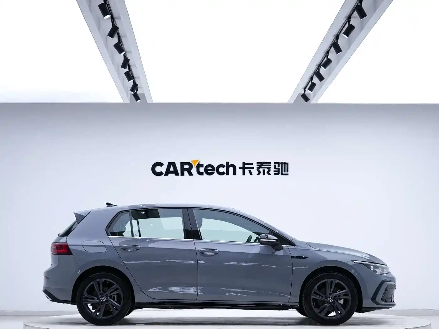Volkswagen Golf 2021 280TSI DSG R-Line фото 10