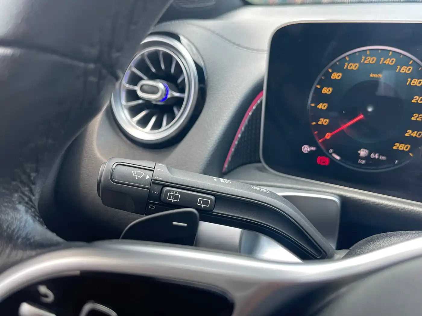 Mercedes-Benz GLB 2020 Facelift GLB 200 Dynamic фото 14