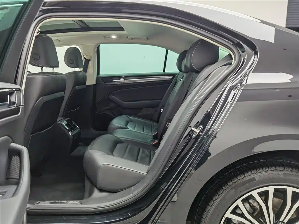 Volkswagen Phideon 2019 380TSI 2WD Business Edition China VI фото 15