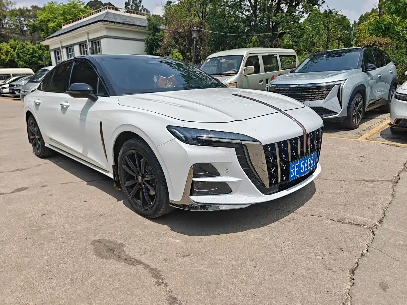 Hongqi H6 2024 Model 2.0T Fashion Edition фото 3