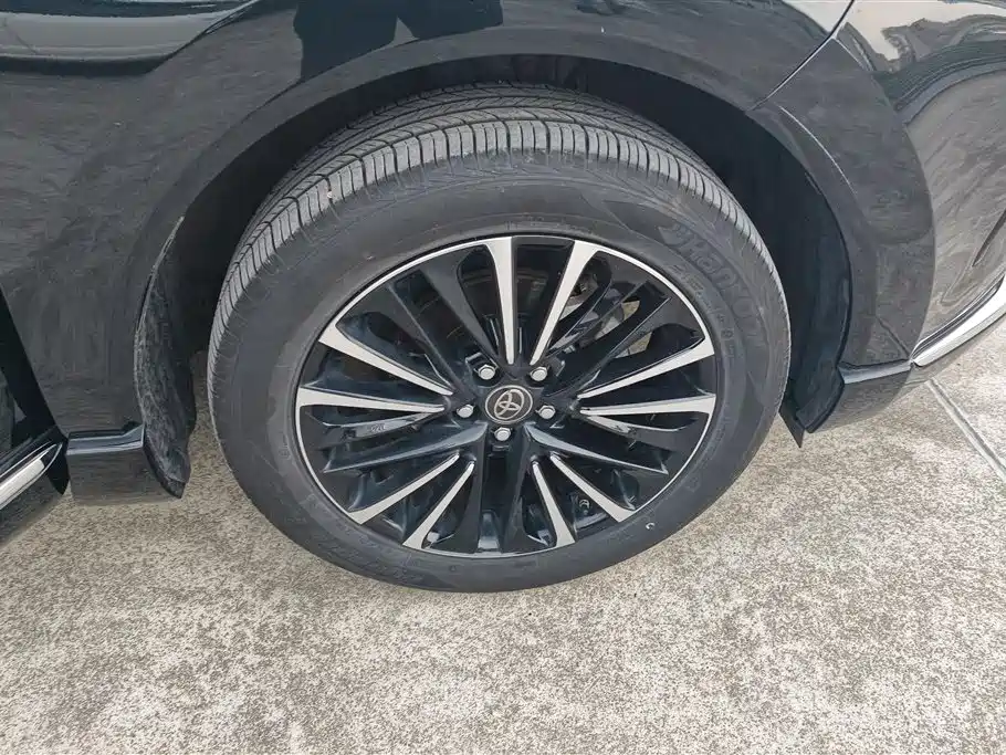 Toyota Venza 2022 2.0L CVT 2WD Premium фото 6