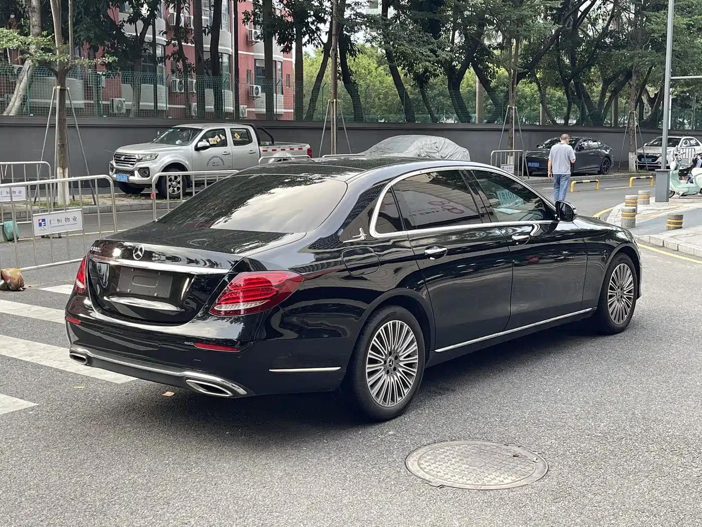 Mercedes-Benz E-Class 2020 E 300 L Fashion фото 7