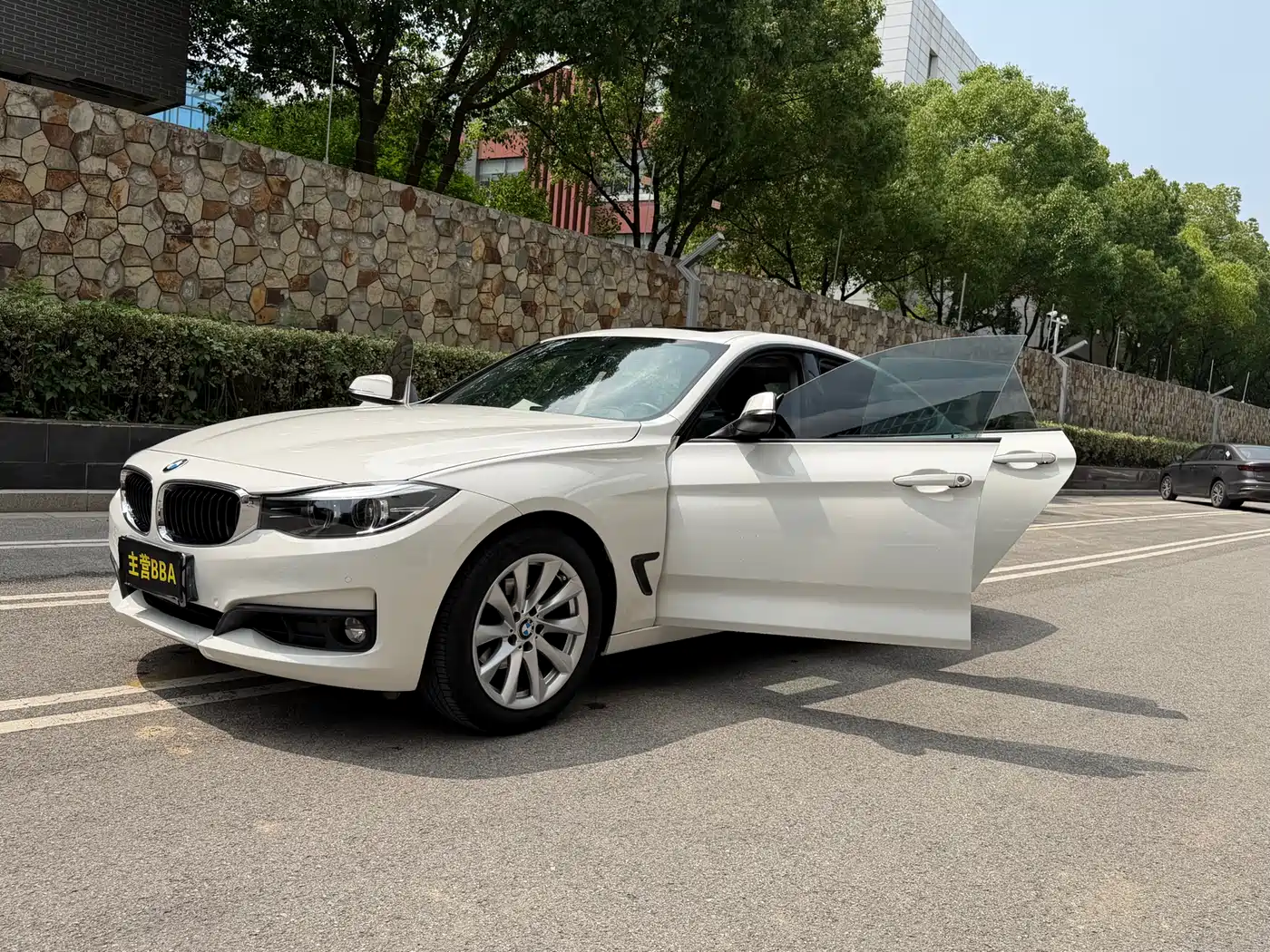 BMW 3 Series GT 2018 320i Fashion фото 4