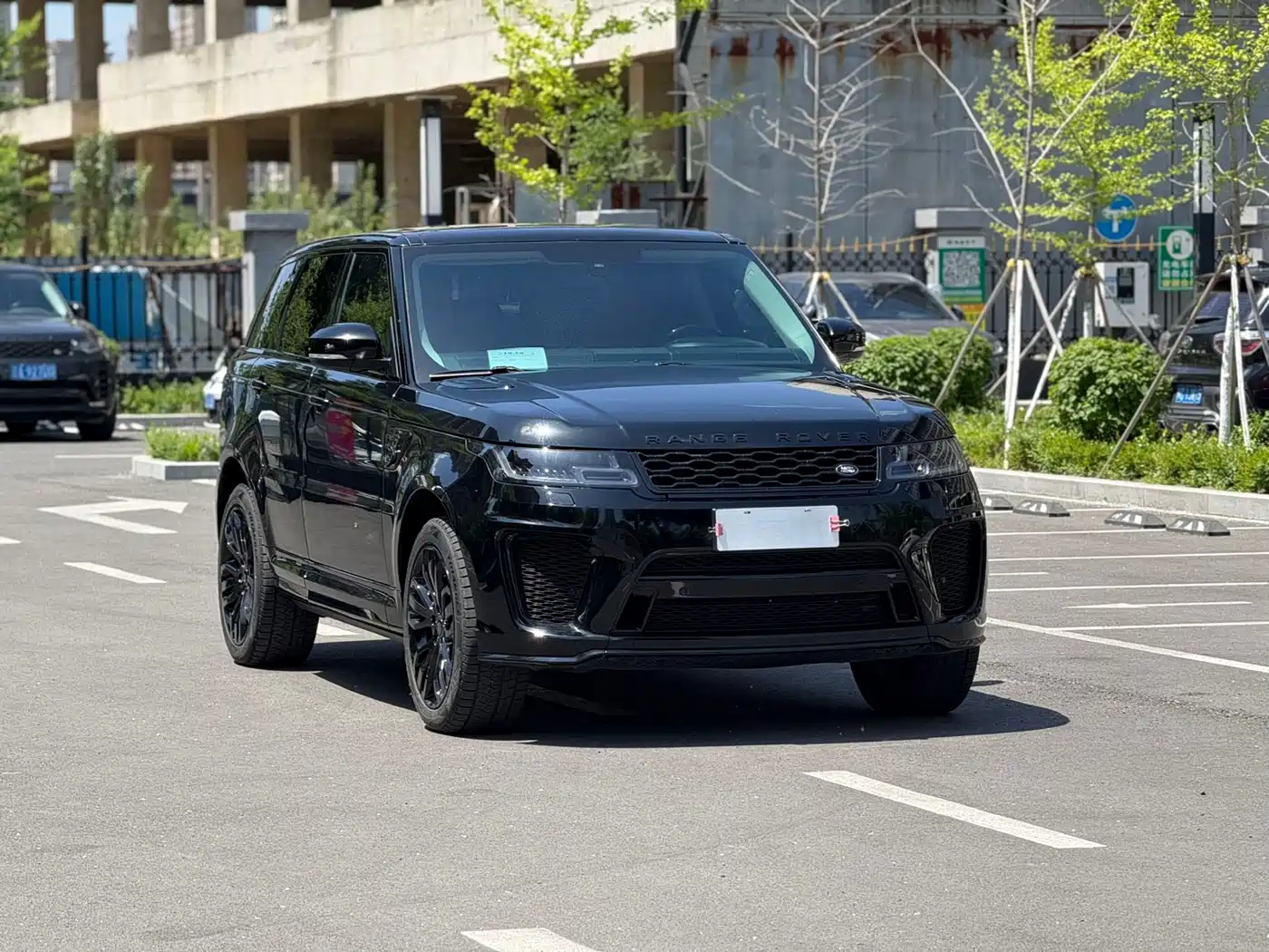 Land Rover Range Rover Sport 2016 Model 3.0 SC V6 SE фото 3