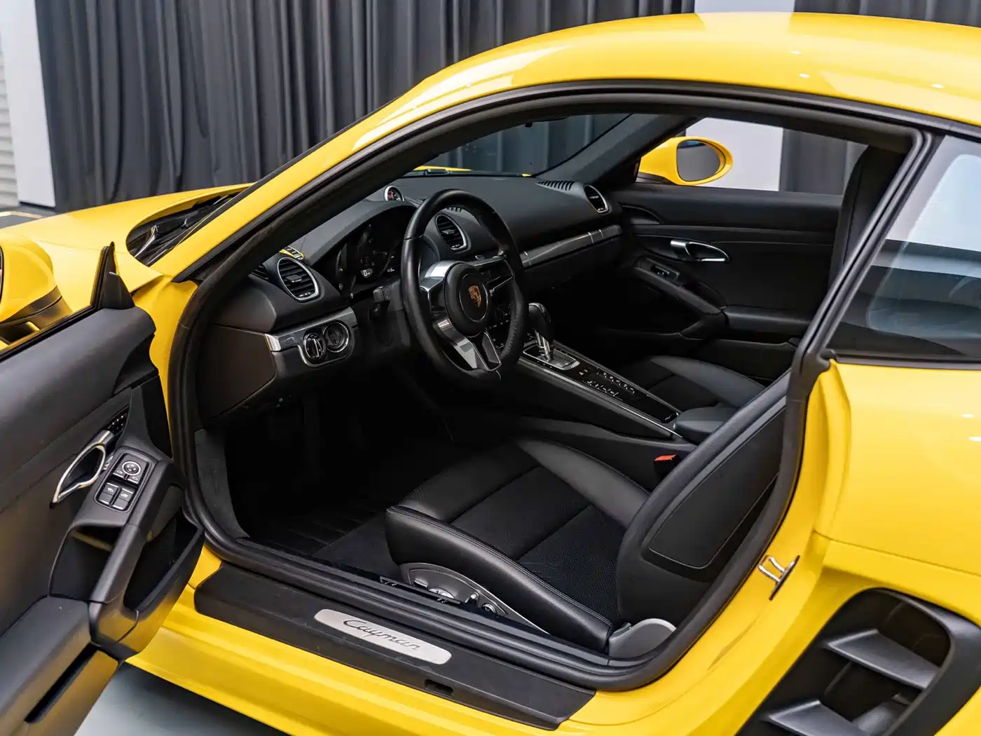 Porsche 718 2018 Cayman 2.0T фото 9