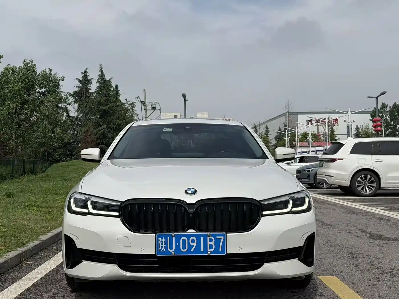 BMW 5 Series 2021 530Li Premium Luxury Package фото 2