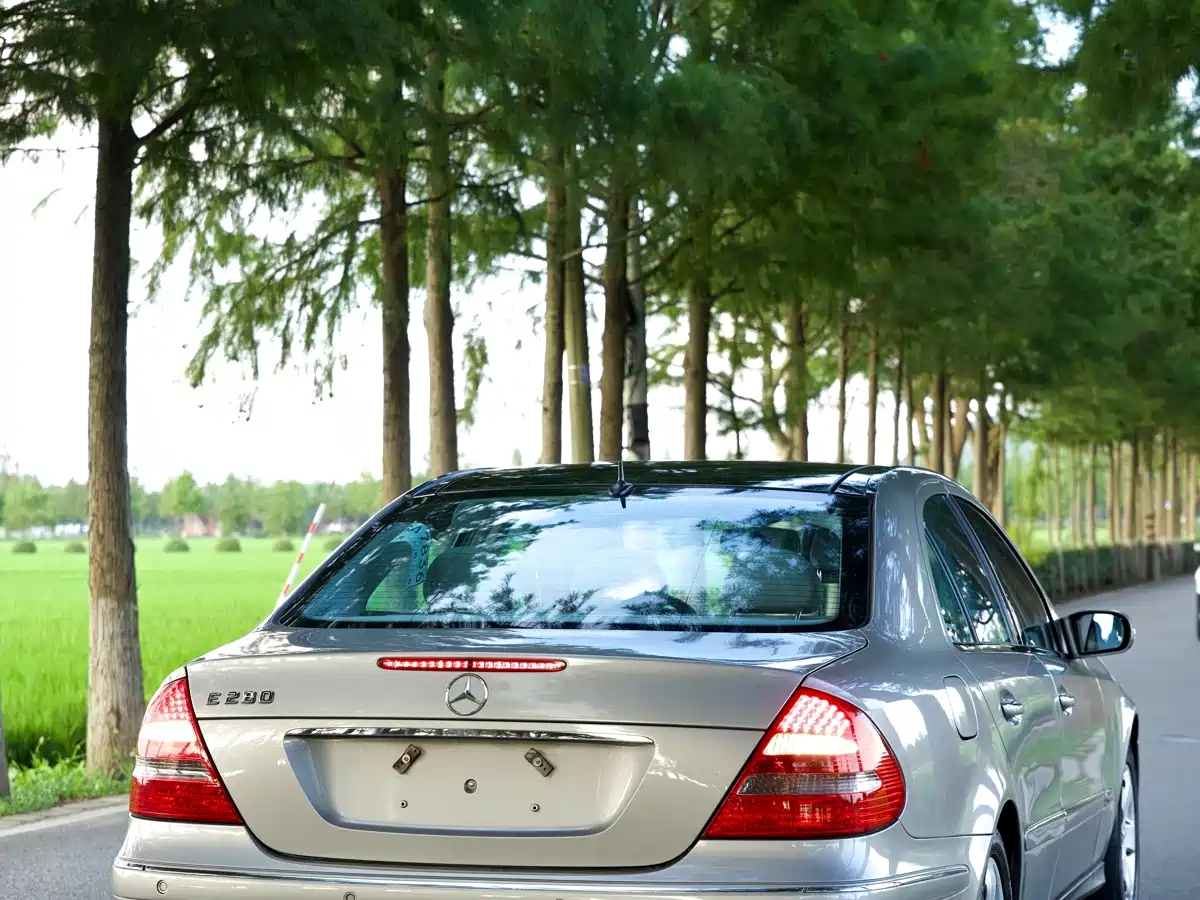 Photo 6 - Mercedes-Benz E-Class