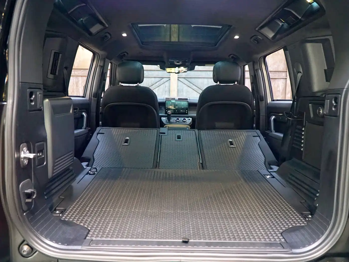 Land Rover Defender 2025 110 3.0T P400 X фото 25