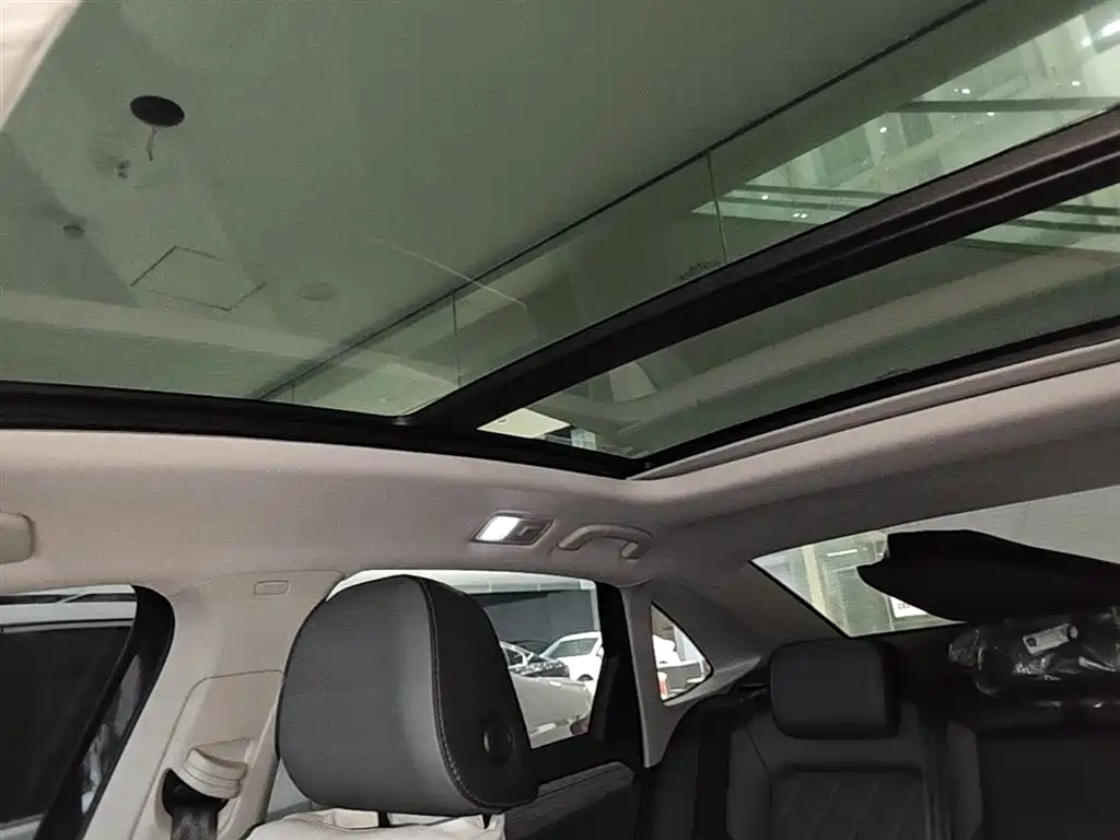 Volkswagen Sagitar 2025 Model Second Facelift 300TSI DSG Transcend Edition фото 18