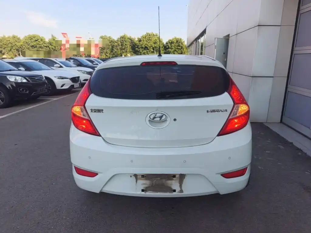 Hyundai Reina 2017 2016 1.4L Automatic GLX Leading