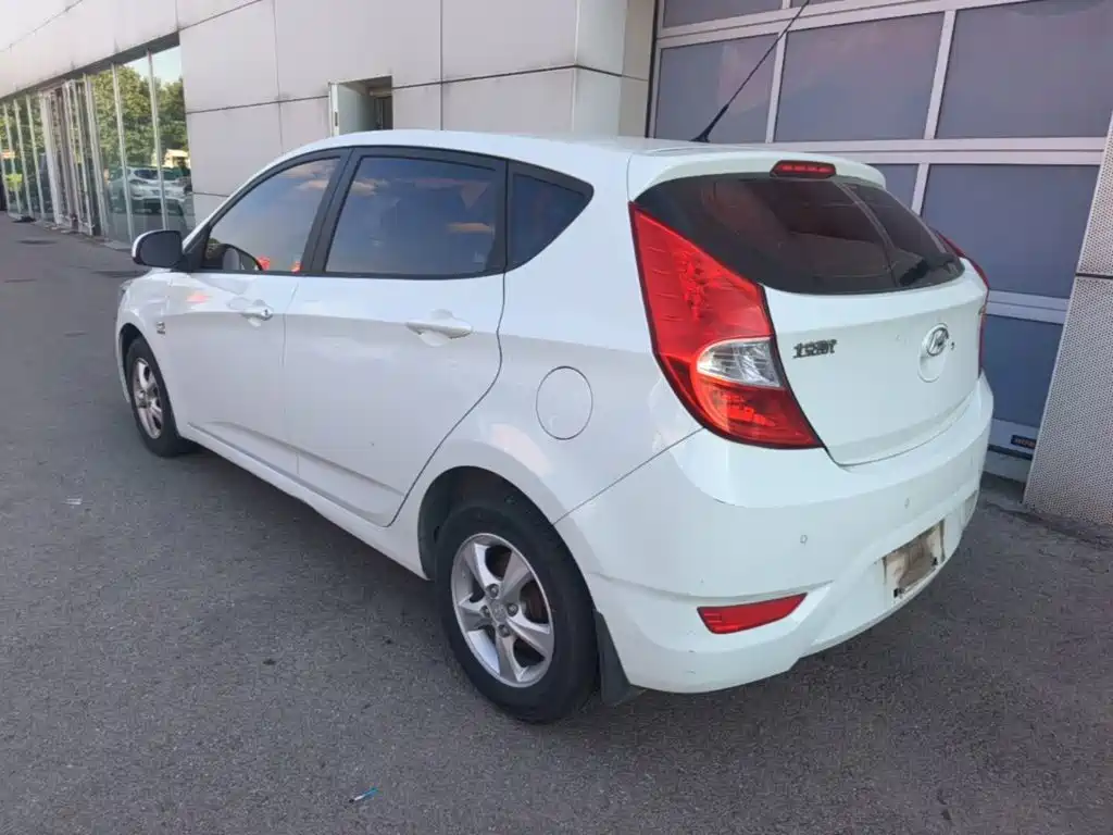 Hyundai Reina 2017 2016 1.4L Automatic GLX Leading