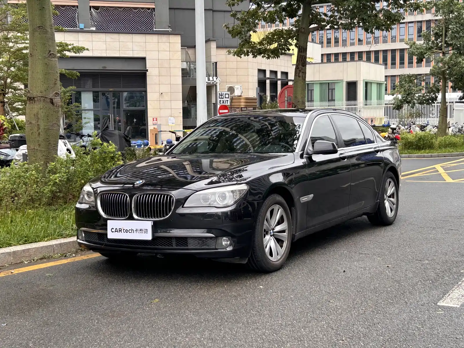 Фото 1 - BMW 7 Series