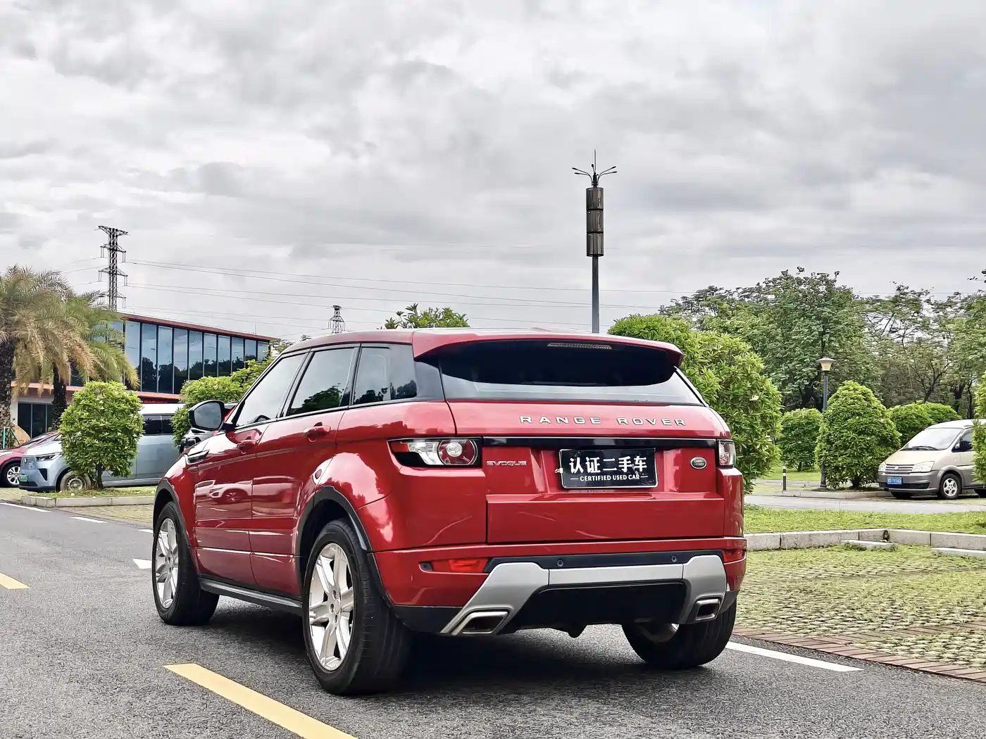 Land Rover Range Rover Evoque 2015 2.0T 5-Door Dynamic Edition фото 7