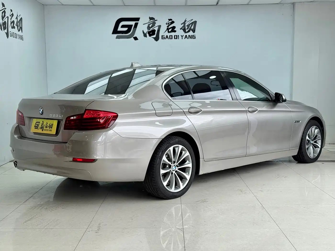 BMW 5 Series 2014 528Li Leading Edition фото 22