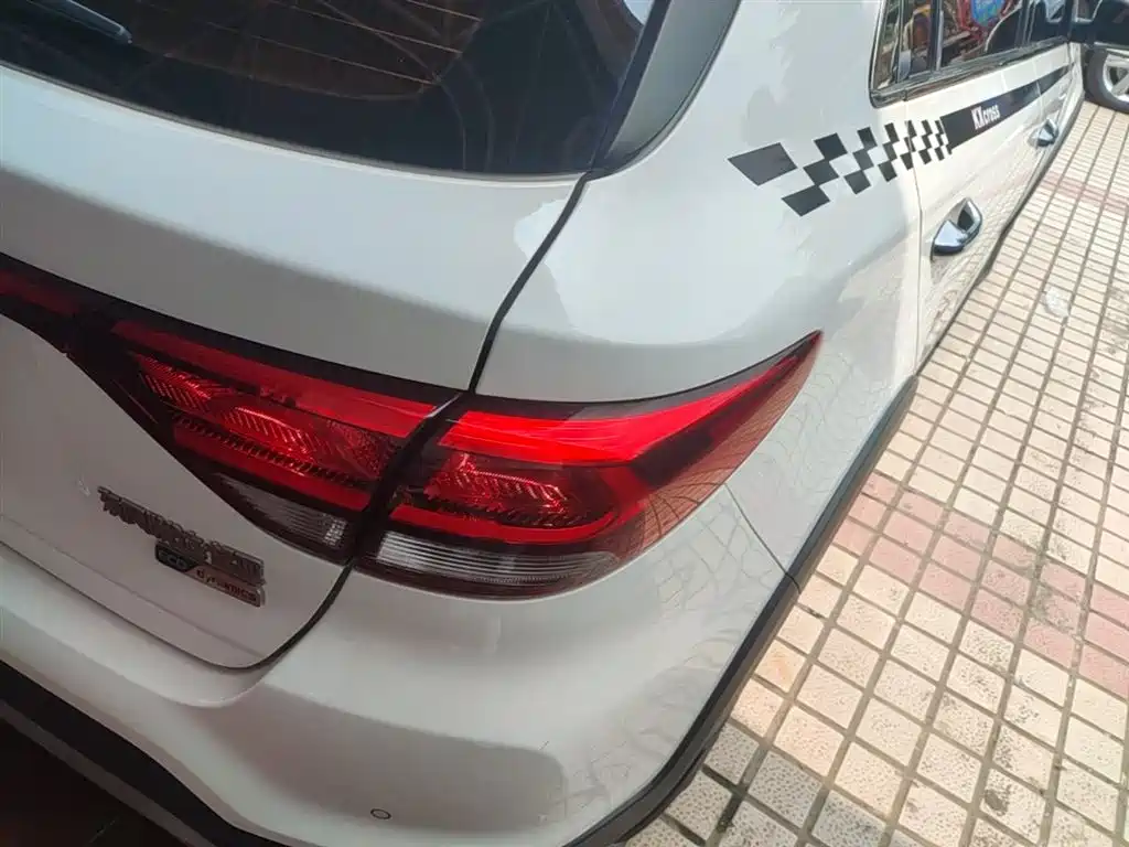 Kia KX CROSS 2018 1.6L Automatic Smart Sunroof Edition фото 8