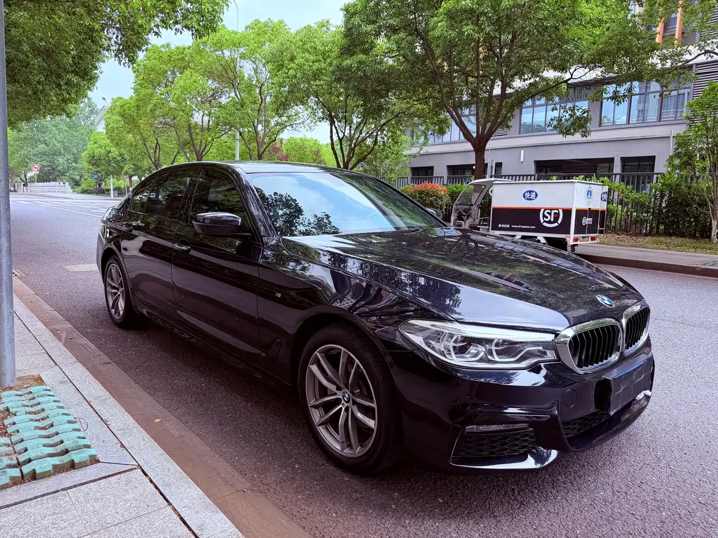 BMW 5 Series 2018 525Li M Sport Package фото 3