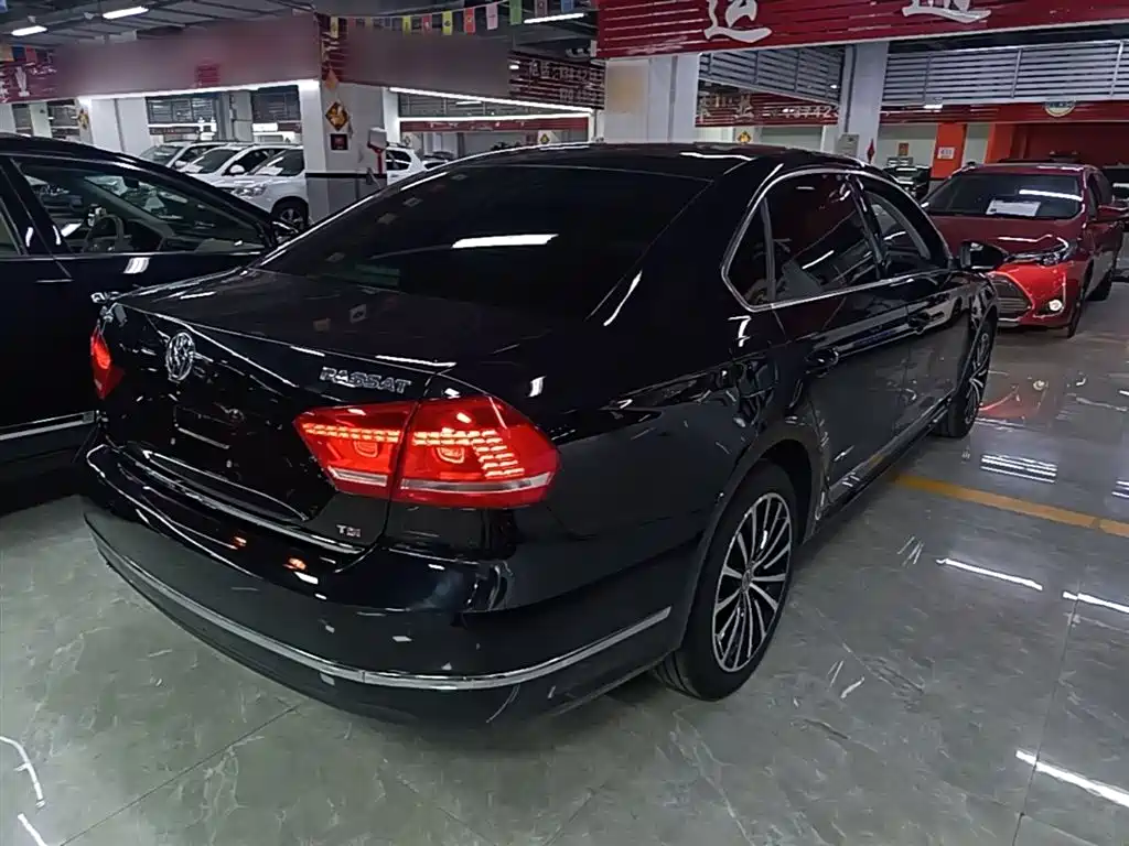Volkswagen Passat 2015 1.8TSI DSG Prestige Edition фото 7