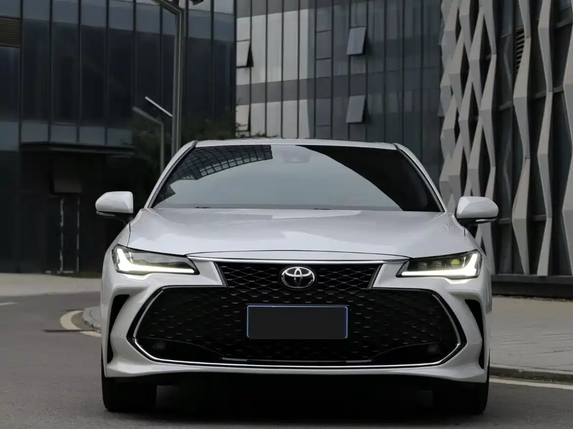 Toyota Avalon 2022 2.5L Luxury Edition фото 2