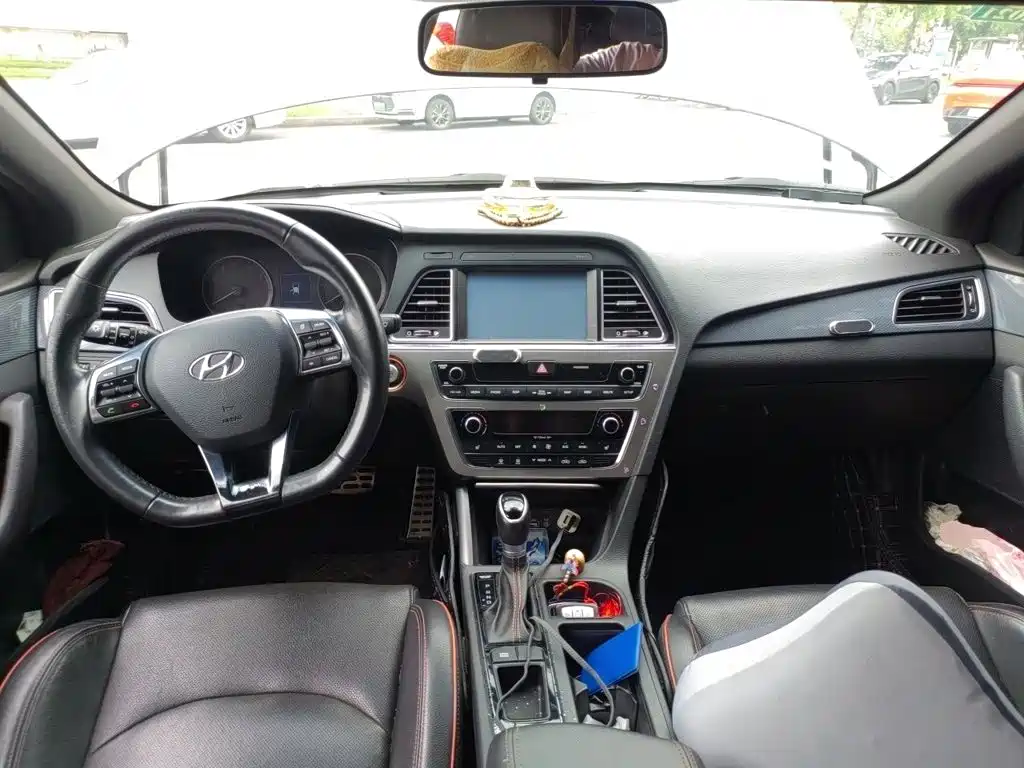 Фото 5 - Hyundai Sonata