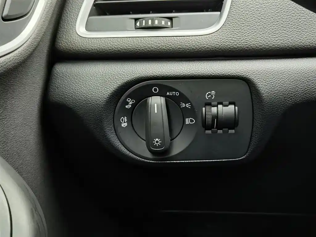 Photo 21 - Audi Q3