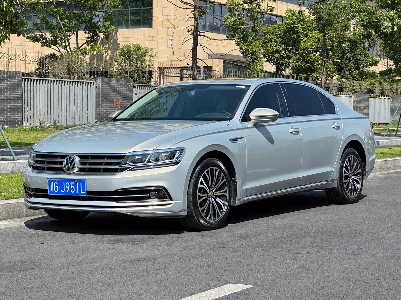 Volkswagen Phideon 2018 Facelift 380TSI FWD Business