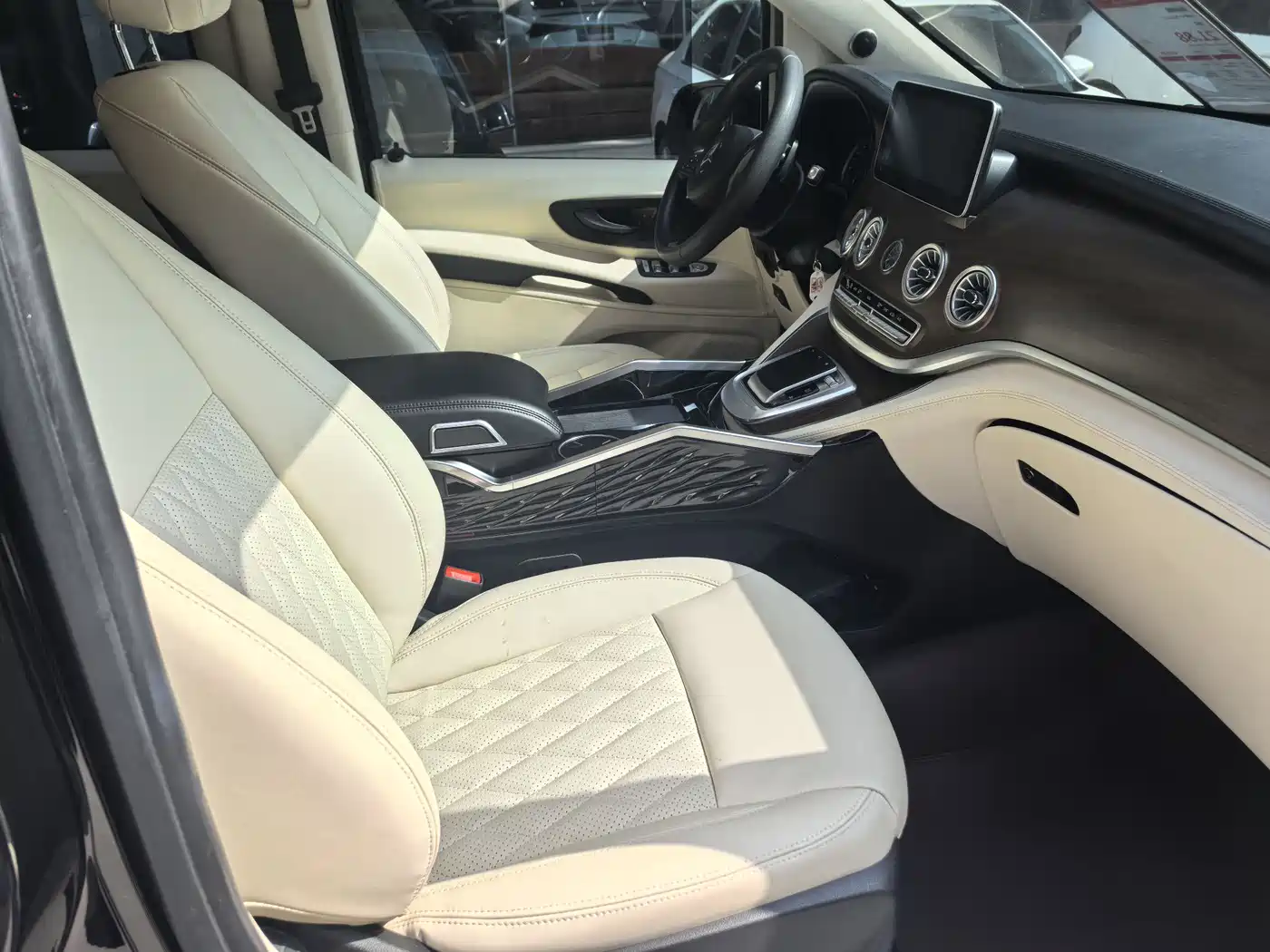 Mercedes-Benz Vito 2021 2.0T Elite 7-Seater фото 9