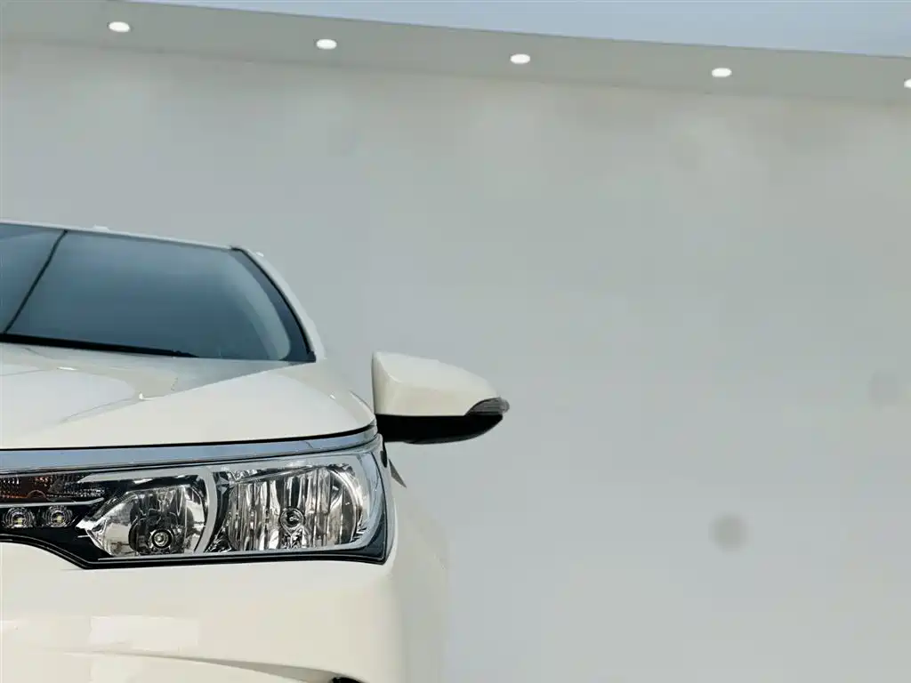 Toyota Corolla 2017 Facelift 1.2T S-CVT GL-i фото 9