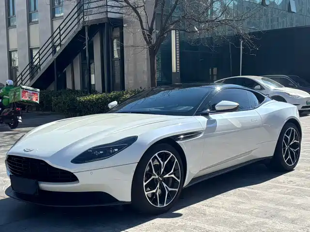  Aston Martin Aston Martin DB11 2019 Model 4.0T V8 Coupe