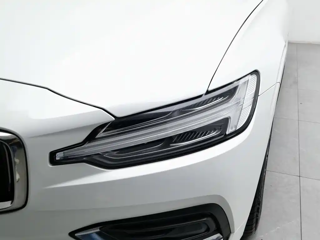 Volvo S60 2024 2024 B4 Inscription Luxury Edition