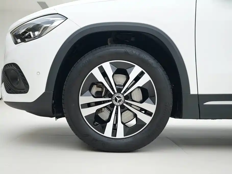 Mercedes-Benz GLA 2023 2023 GLA 220