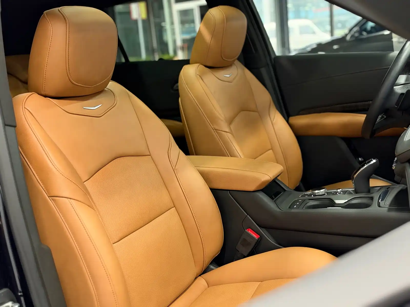 Фото 23 - Cadillac XT4